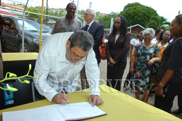 ROGER CLARKE BODY AT PNP HQ37